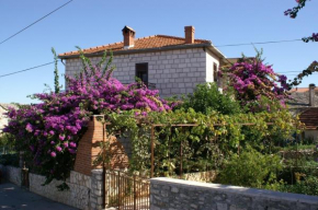 Apartments with a parking space Supetar, Brac - 2840